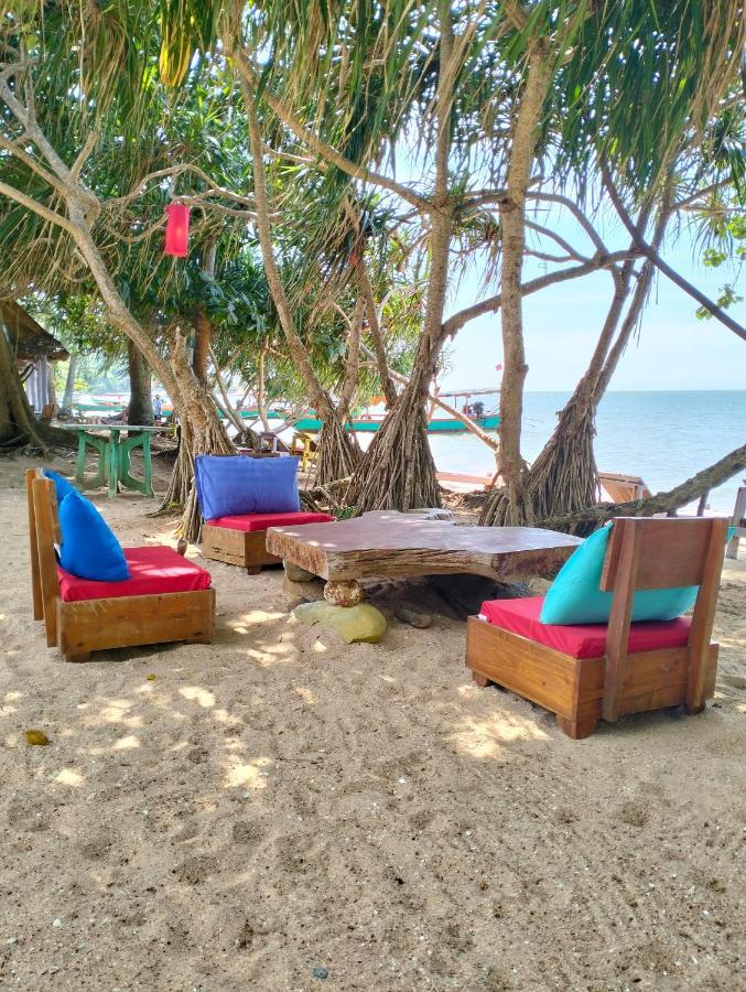 Fat Rabbit Beach Resort Kep Esterno foto