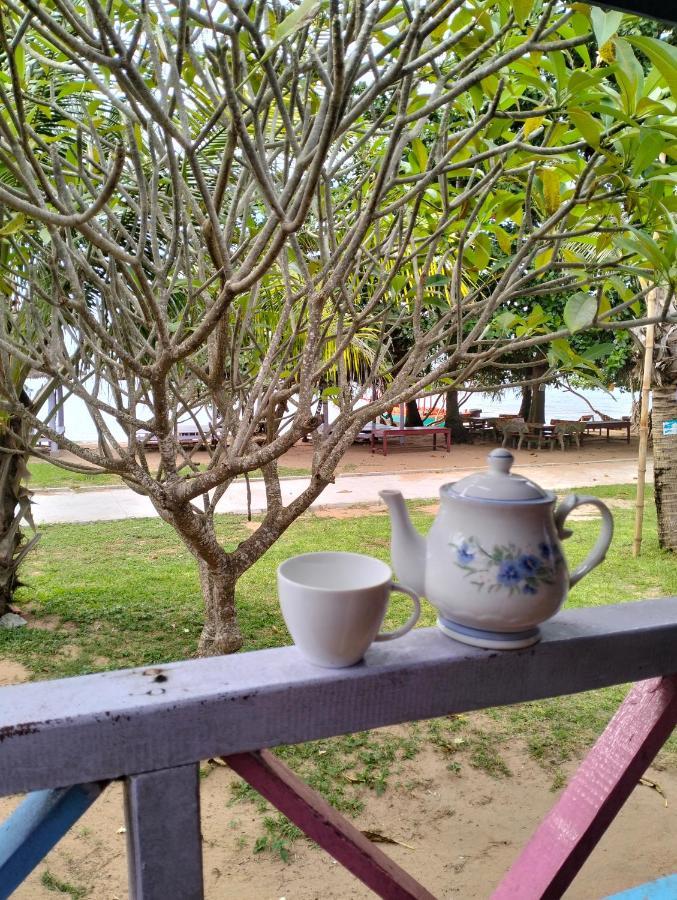 Fat Rabbit Beach Resort Kep Esterno foto