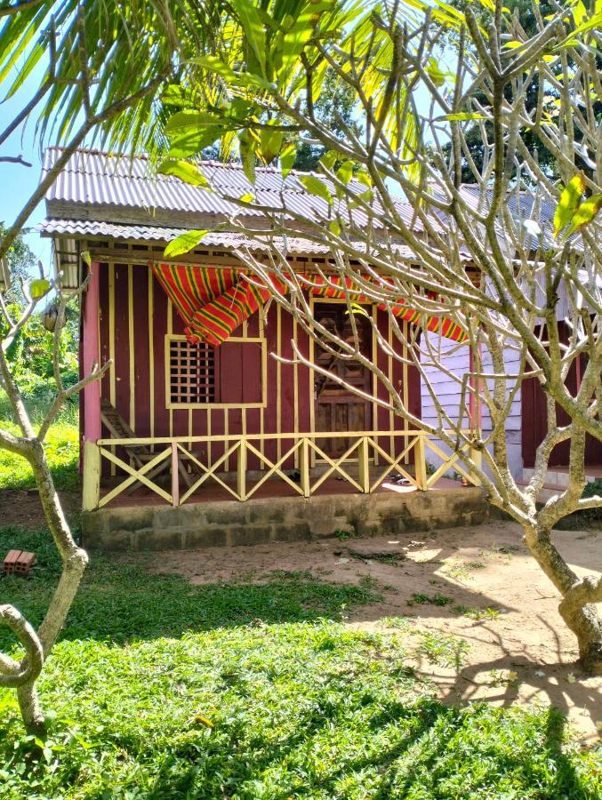 Fat Rabbit Beach Resort Kep Esterno foto