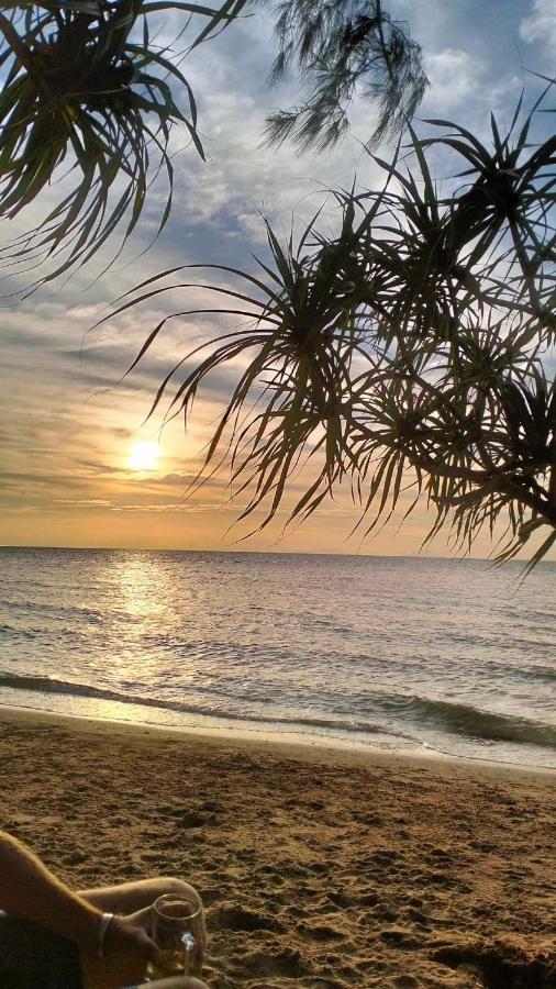 Fat Rabbit Beach Resort Kep Esterno foto