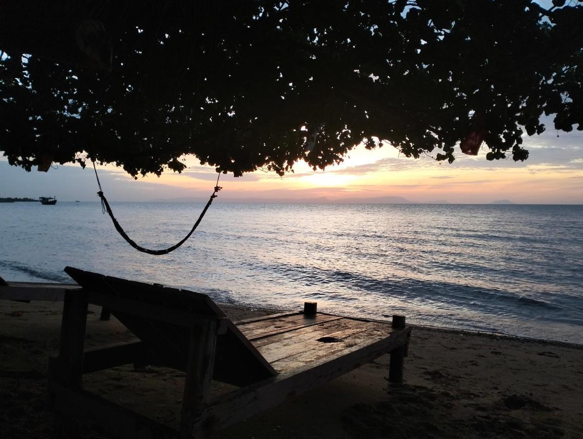 Fat Rabbit Beach Resort Kep Esterno foto